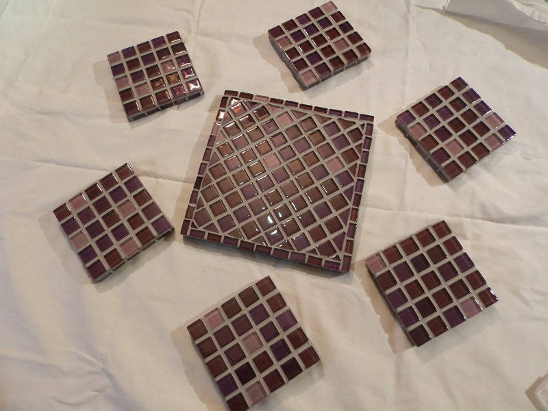 Dessous de plat et dessous de verre en mosaique violet et gris
