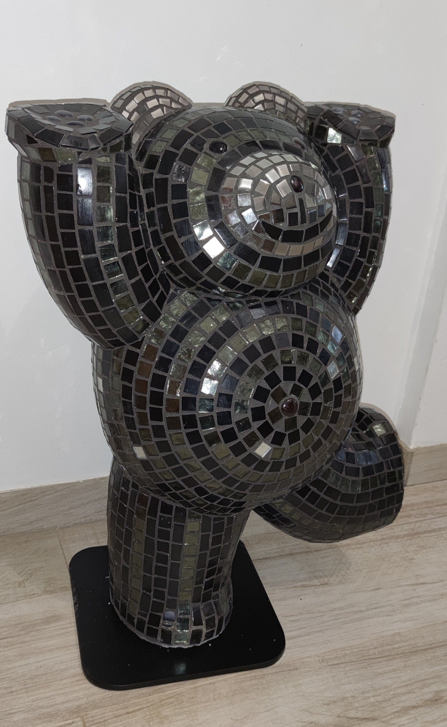 Sculpture mosaïque ours noir et argenté – art déco fait main en mosaïque & verre – pièce unique pour intérieur / extérieur / jardin