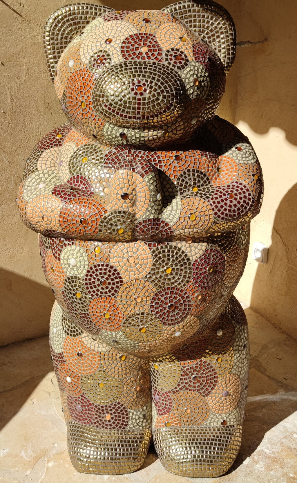 Sculpture mosaïque ours – art déco fait main en mosaïque & verre – pièce unique pour intérieur / extérieur / jardin