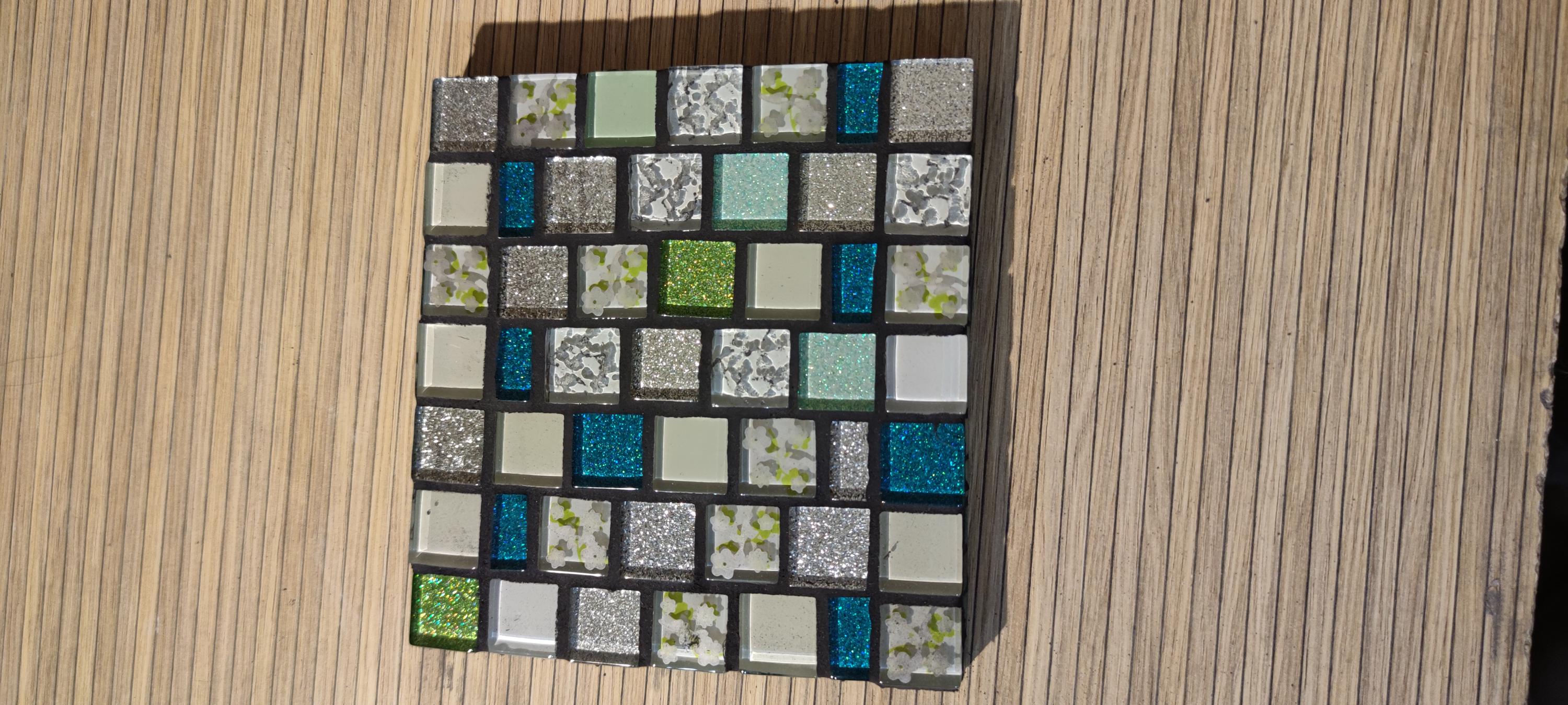 Dessous de plat mosaique verte et argenté