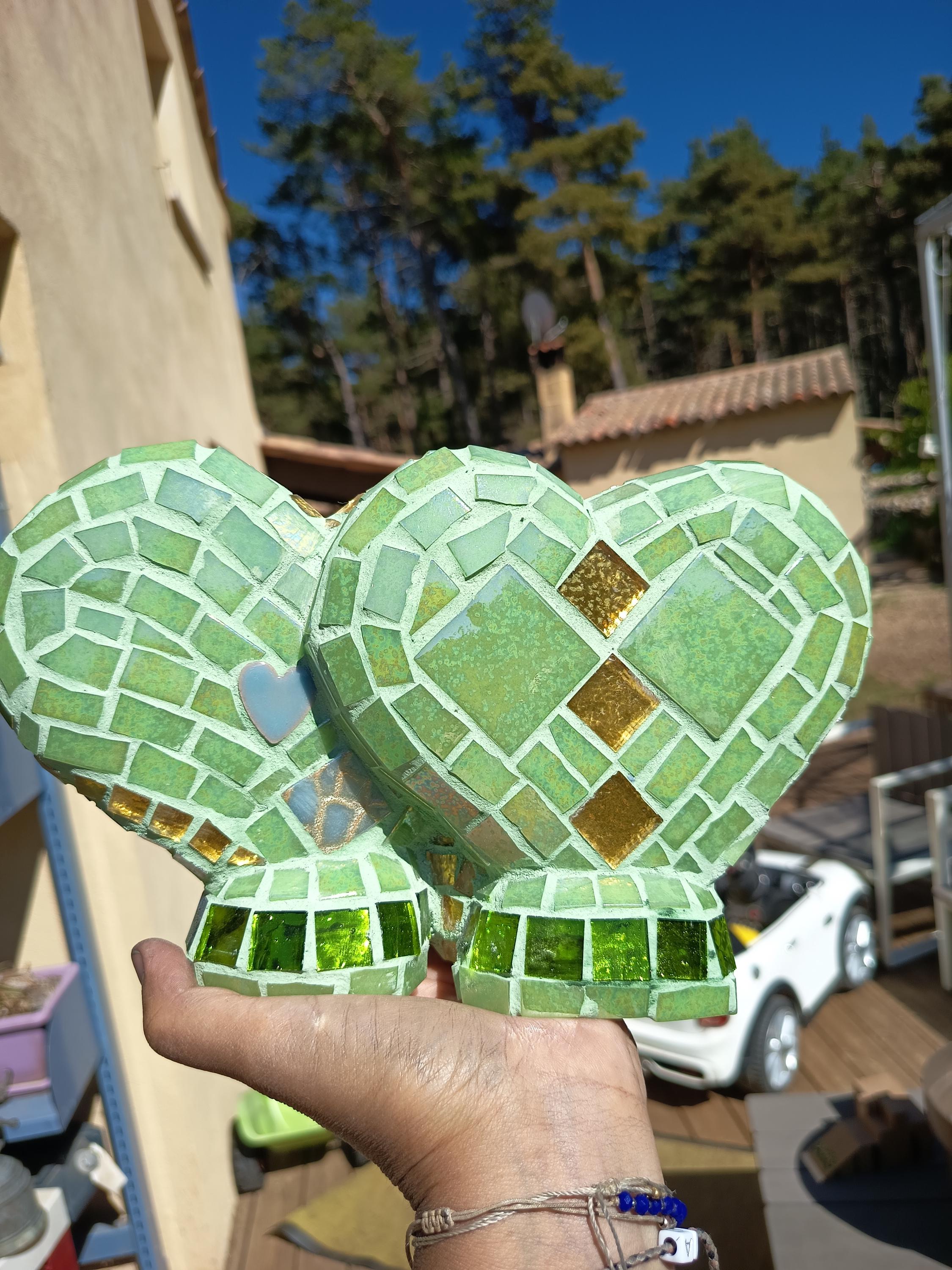 Cœur mosaïque fait main – vert pastel & doré – pièce unique déco bohème