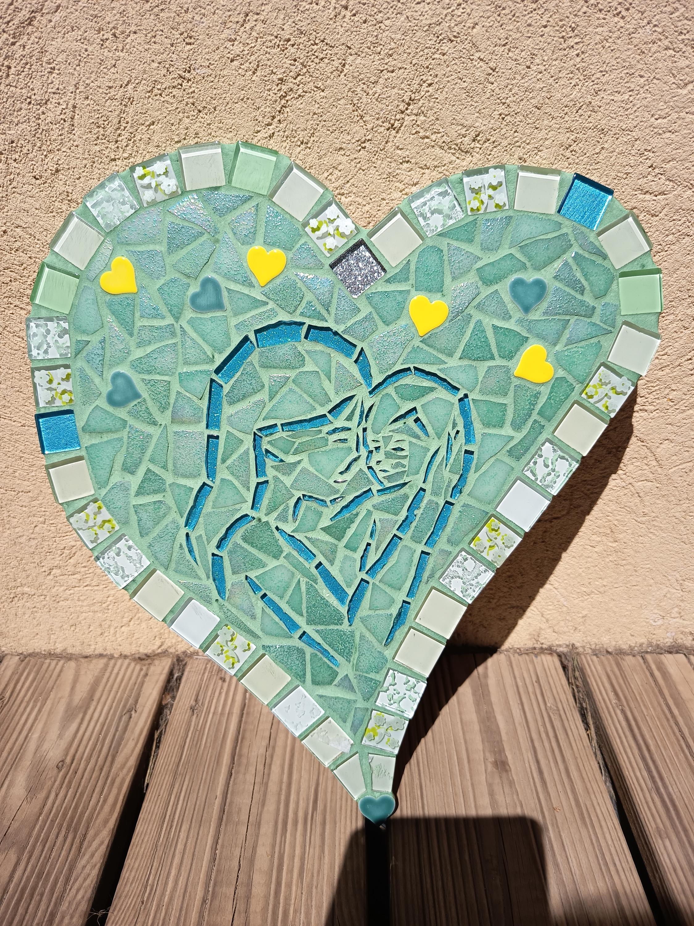 Tableau maman et enfant en mosaïque forme coeur