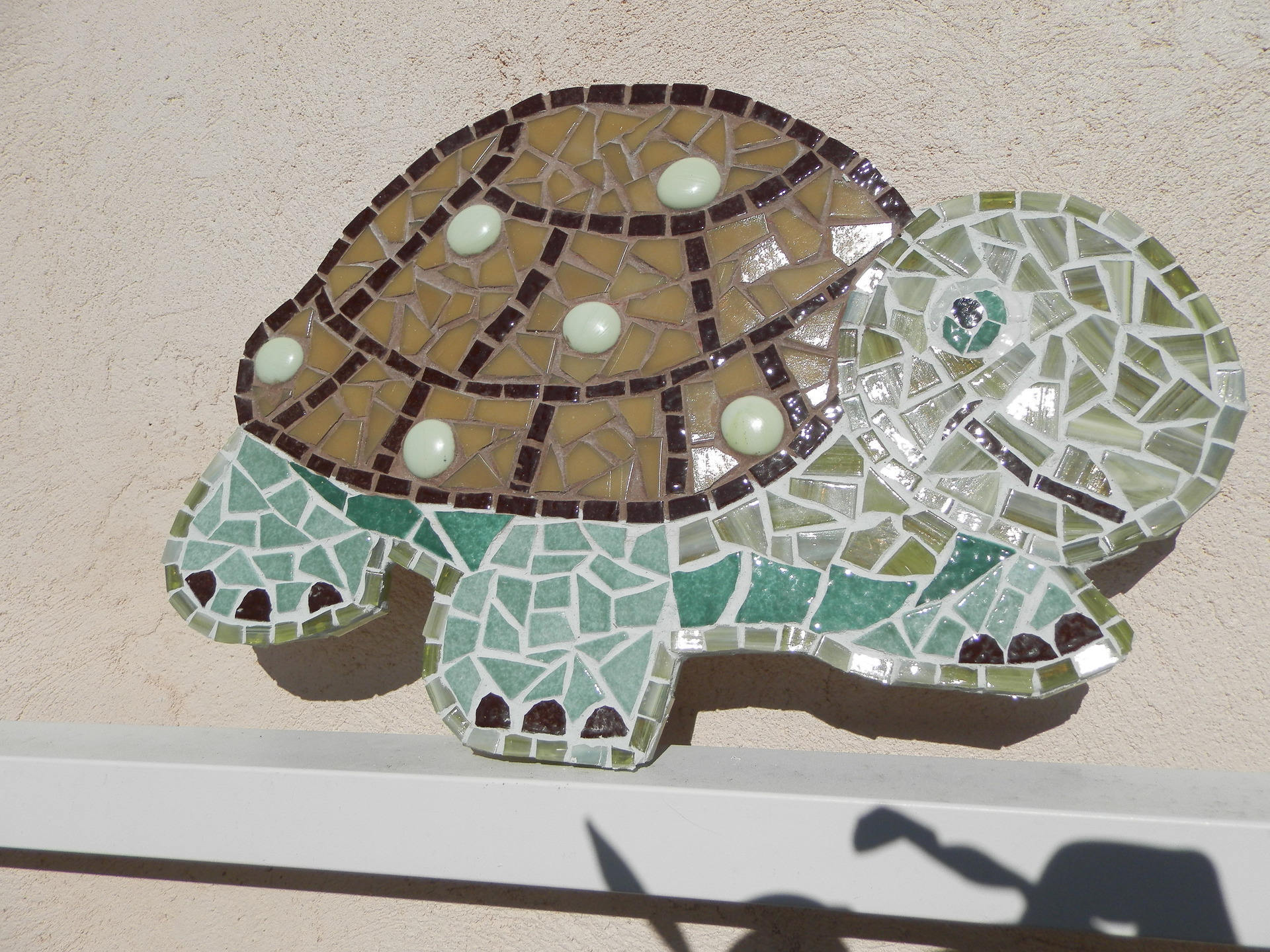 Tortue mosaïque -pâte de verre et émaux et briare -vert ,marron