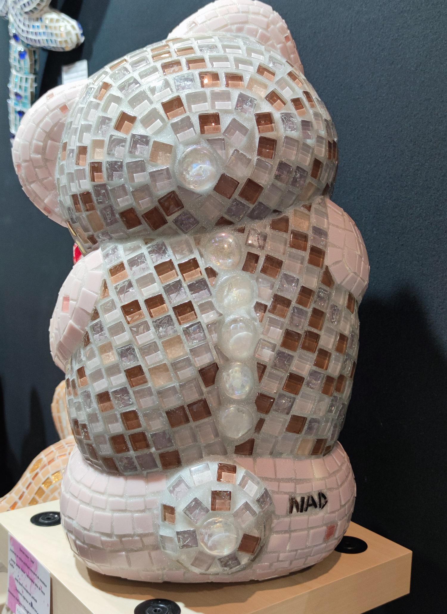 Gaia ourson avec un grand cœur- sculpture en mosaïque- sculpture d'art
