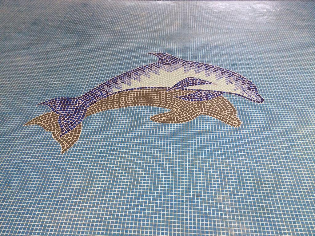 Dauphin mosaïque emaux de verre pour piscine en stock