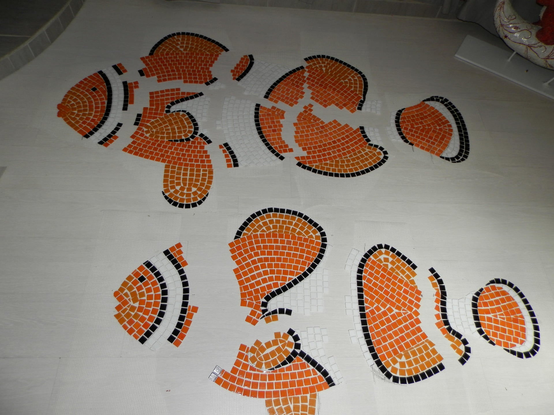 Poisson clown en mosaïque  -sur commande- Mosaïque de piscine
