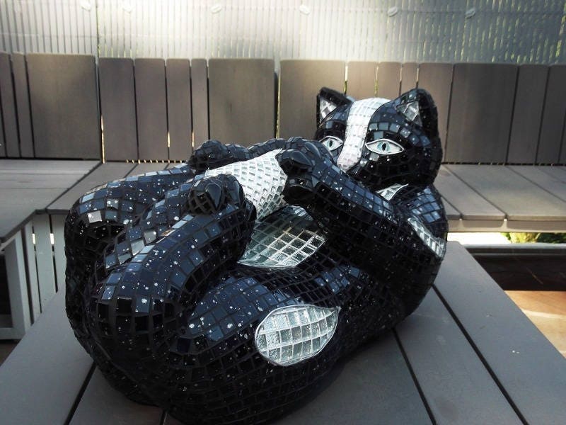 Sculpture mosaïque chat  – art déco fait main en mosaïque & verre – pièce unique pour intérieur / extérieur couvert