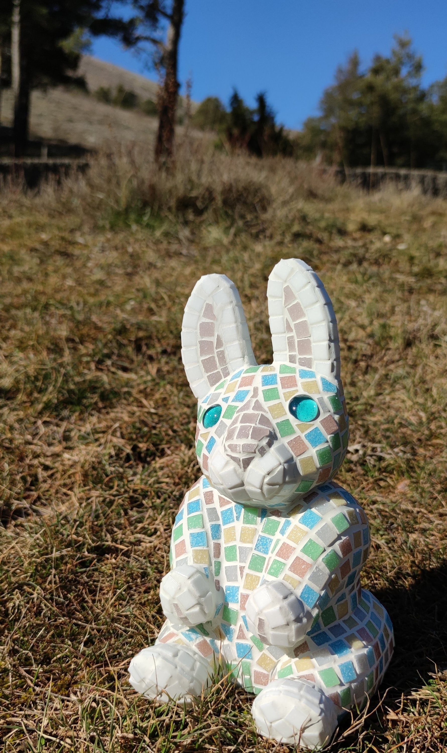 Kit mosaïque lapin . kit mosaïque volume. kit mosaïque 3D. kit lapin en mosaïque a faire soi-même. kit créatif artisanal
