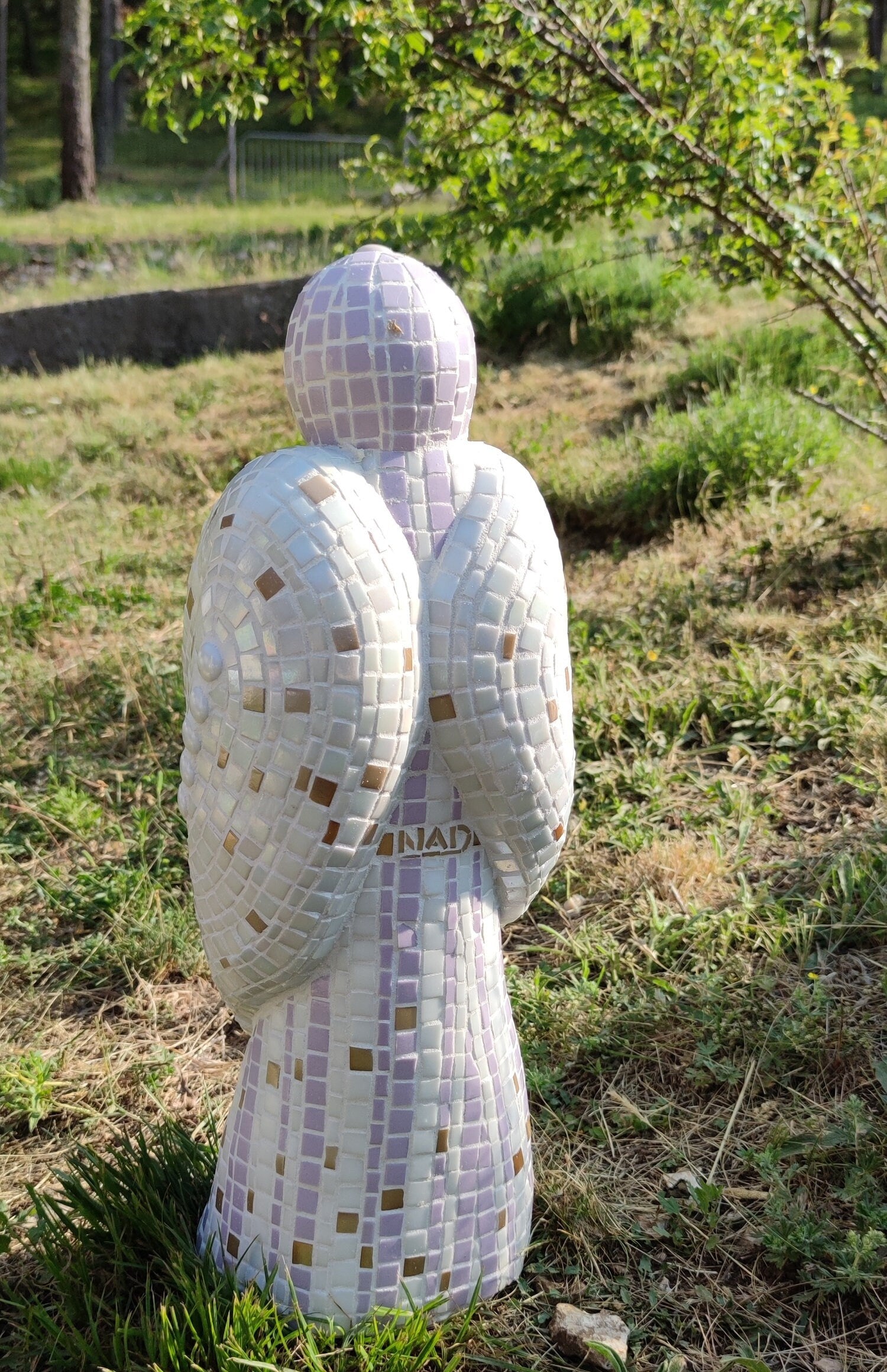 Sculpture ange mosaïque ours – art déco fait main en mosaïque & verre – pièce unique pour intérieur / extérieur / jardin