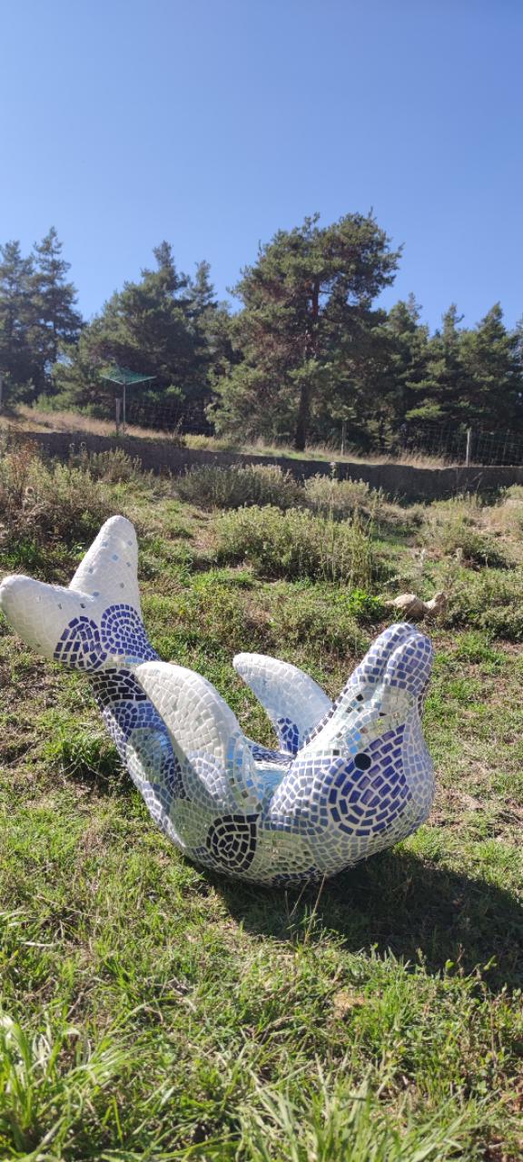 Sculpture mosaïque dauphin – art déco fait main en mosaïque & verre – pièce unique pour intérieur / extérieur / jardin