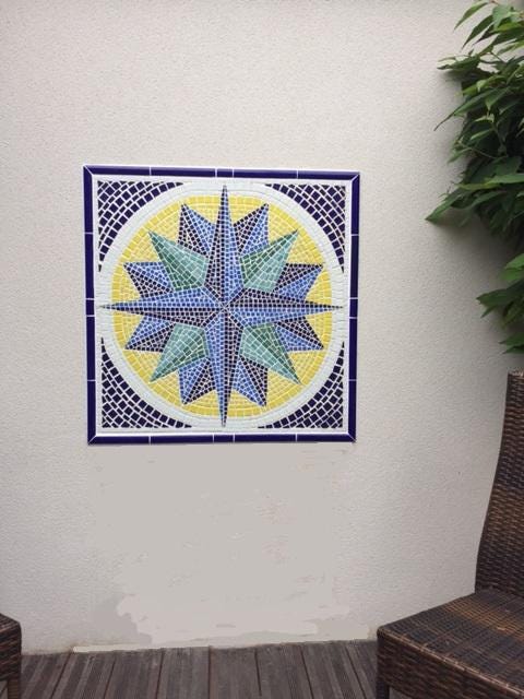 Mosaïque piscine Rose des vents sur filet  sur commande
