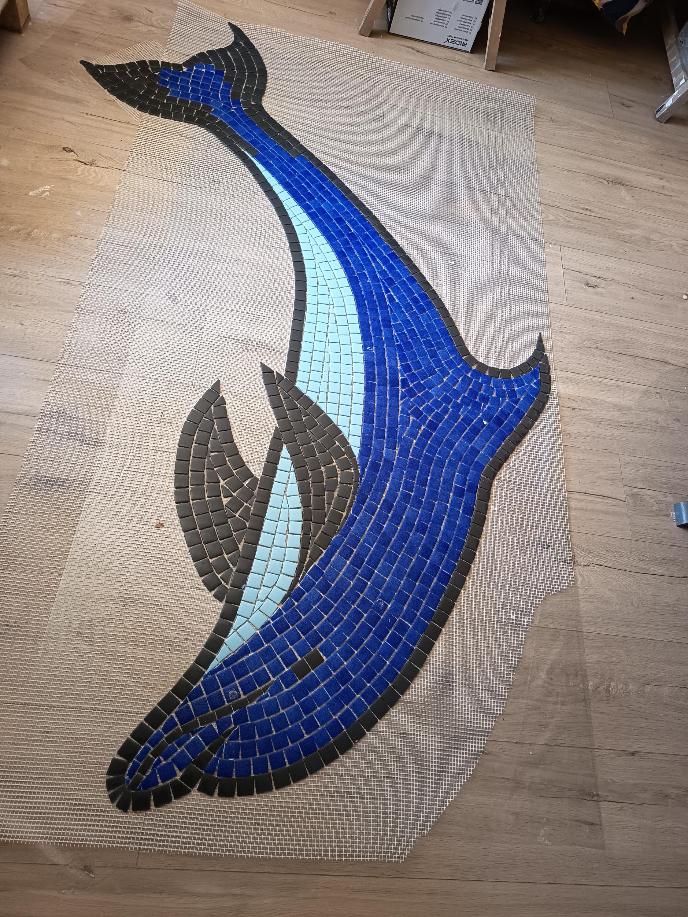 Dauphin mosaïque emaux de verre pour piscine en stock