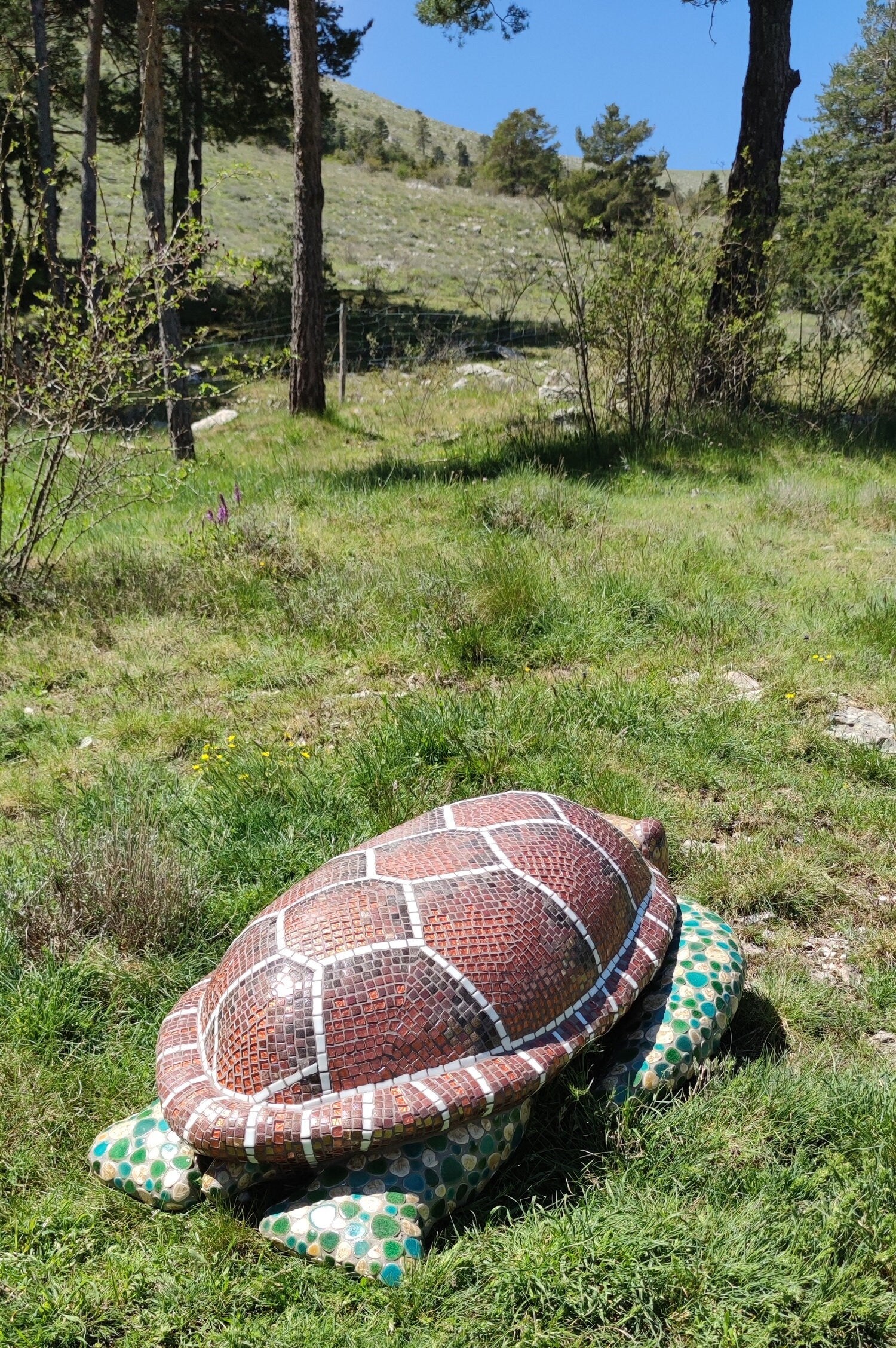 Sculpture mosaïque tortue – art déco fait main en mosaïque & verre – pièce unique pour intérieur / extérieur / jardin