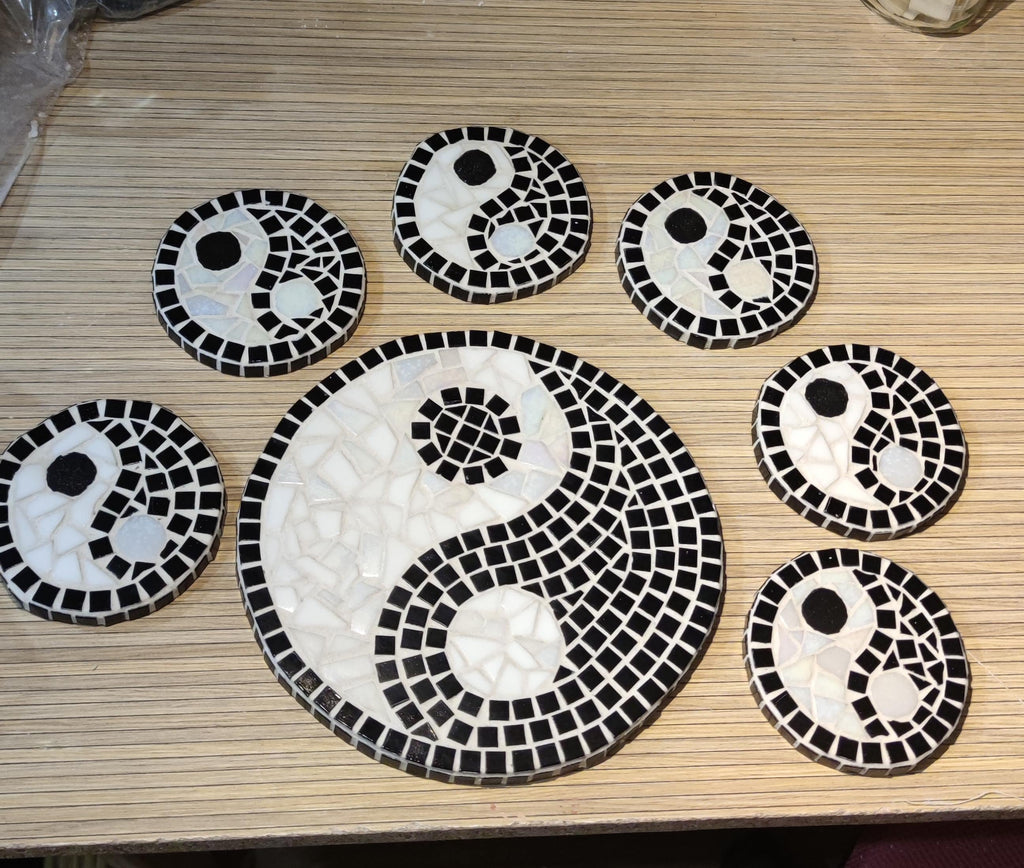 Dessous de plat et dessous de verre en mosaïque yin yang