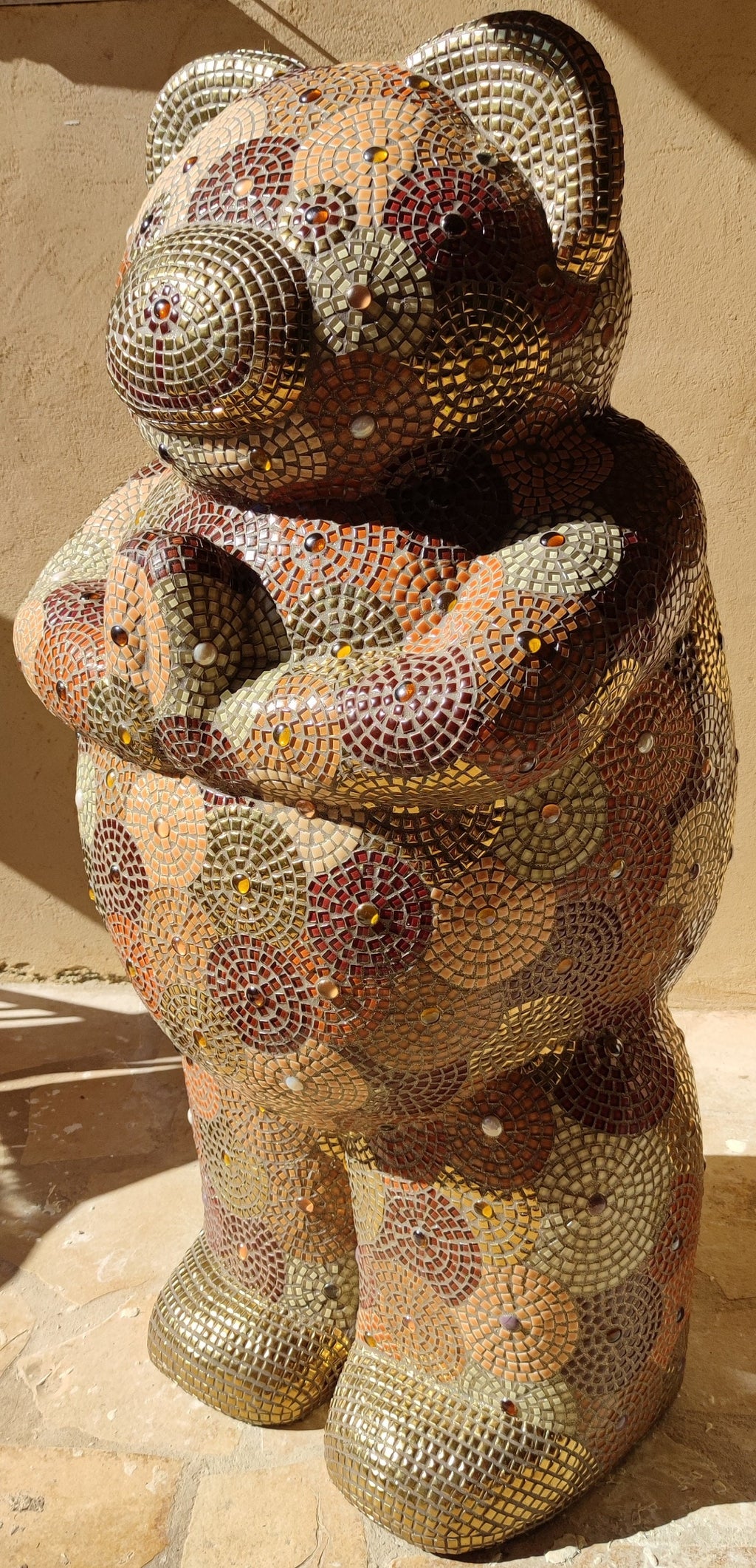 Sculpture mosaïque ours – art déco fait main en mosaïque & verre – pièce unique pour intérieur / extérieur / jardin