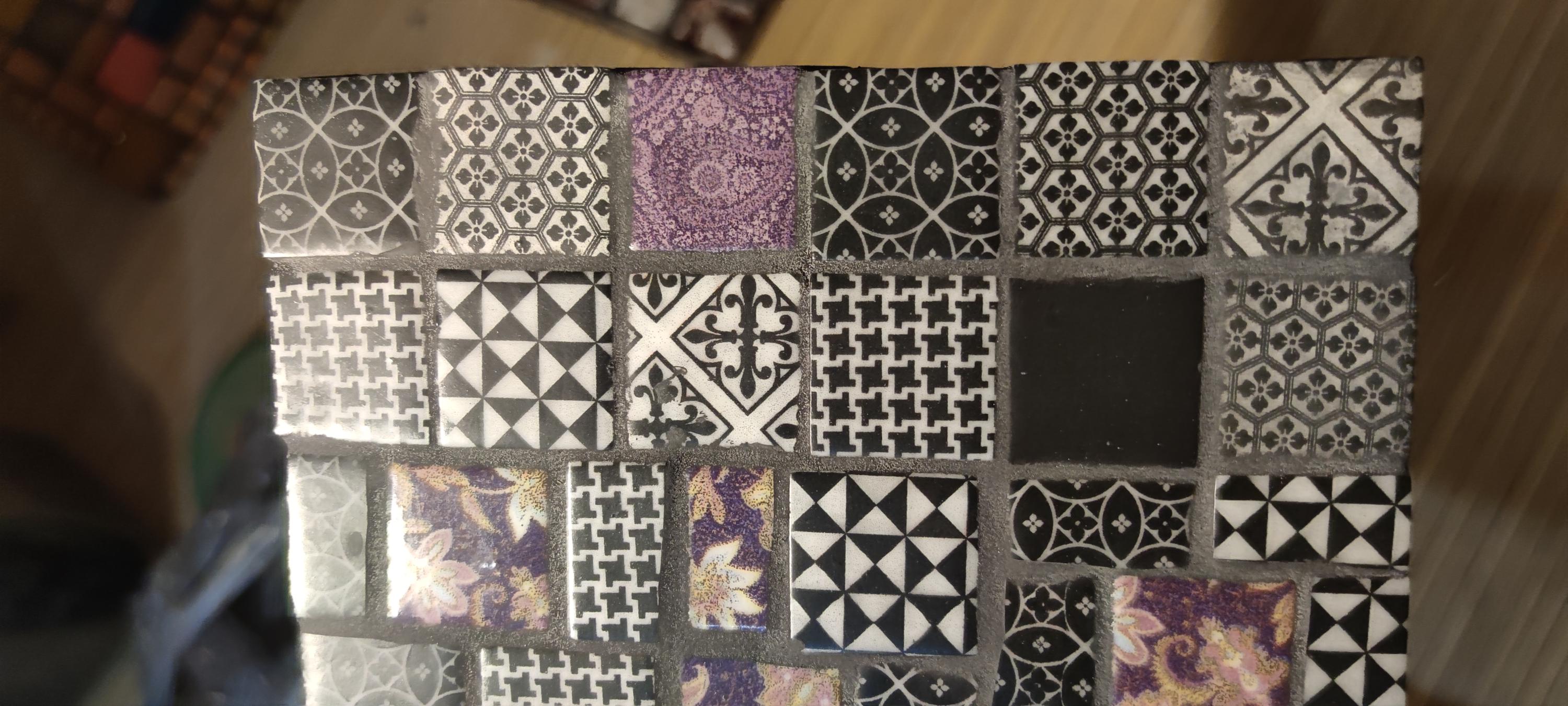 Dessous de plat mosaique violet et noir