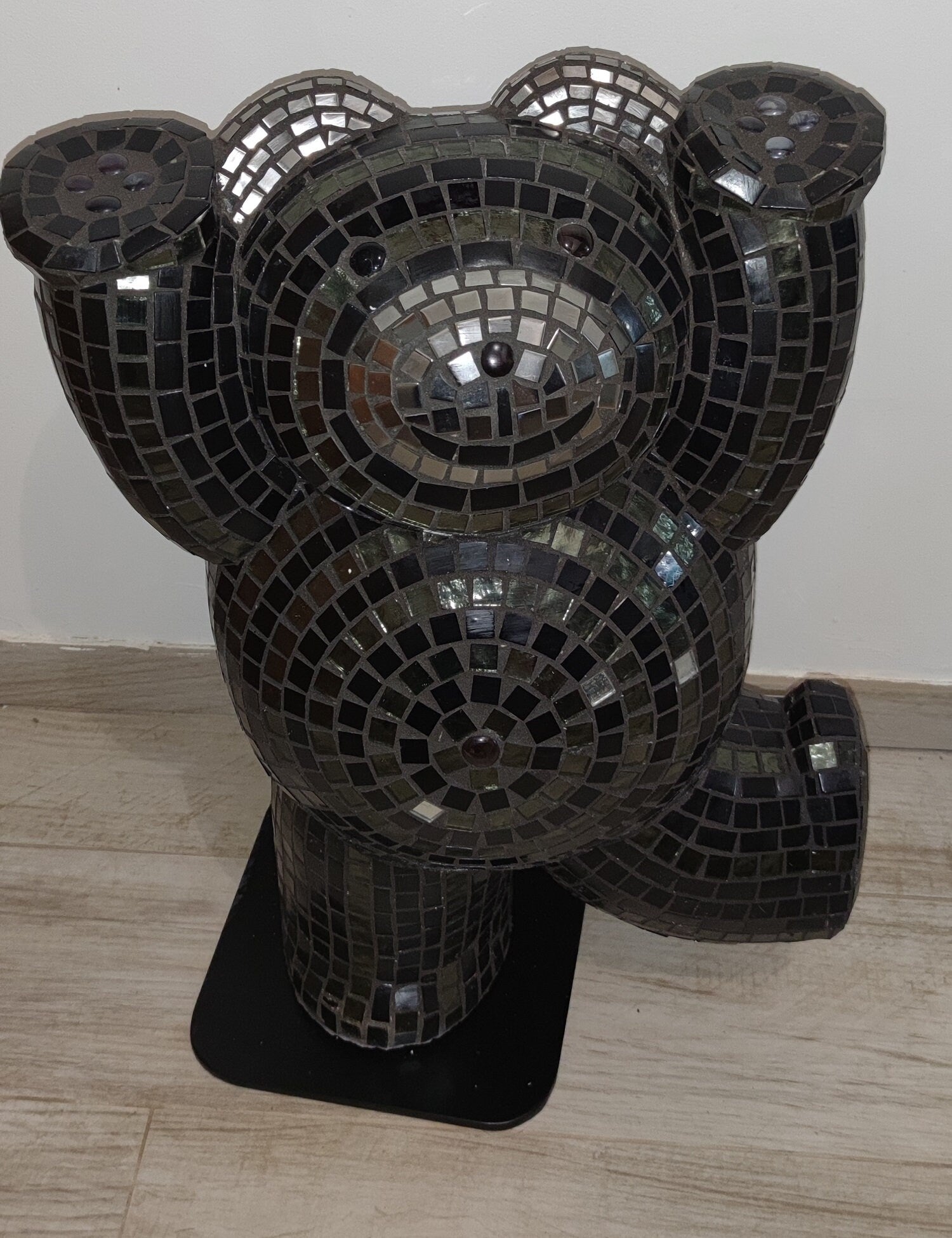 Sculpture mosaïque ours noir et argenté – art déco fait main en mosaïque & verre – pièce unique pour intérieur / extérieur / jardin