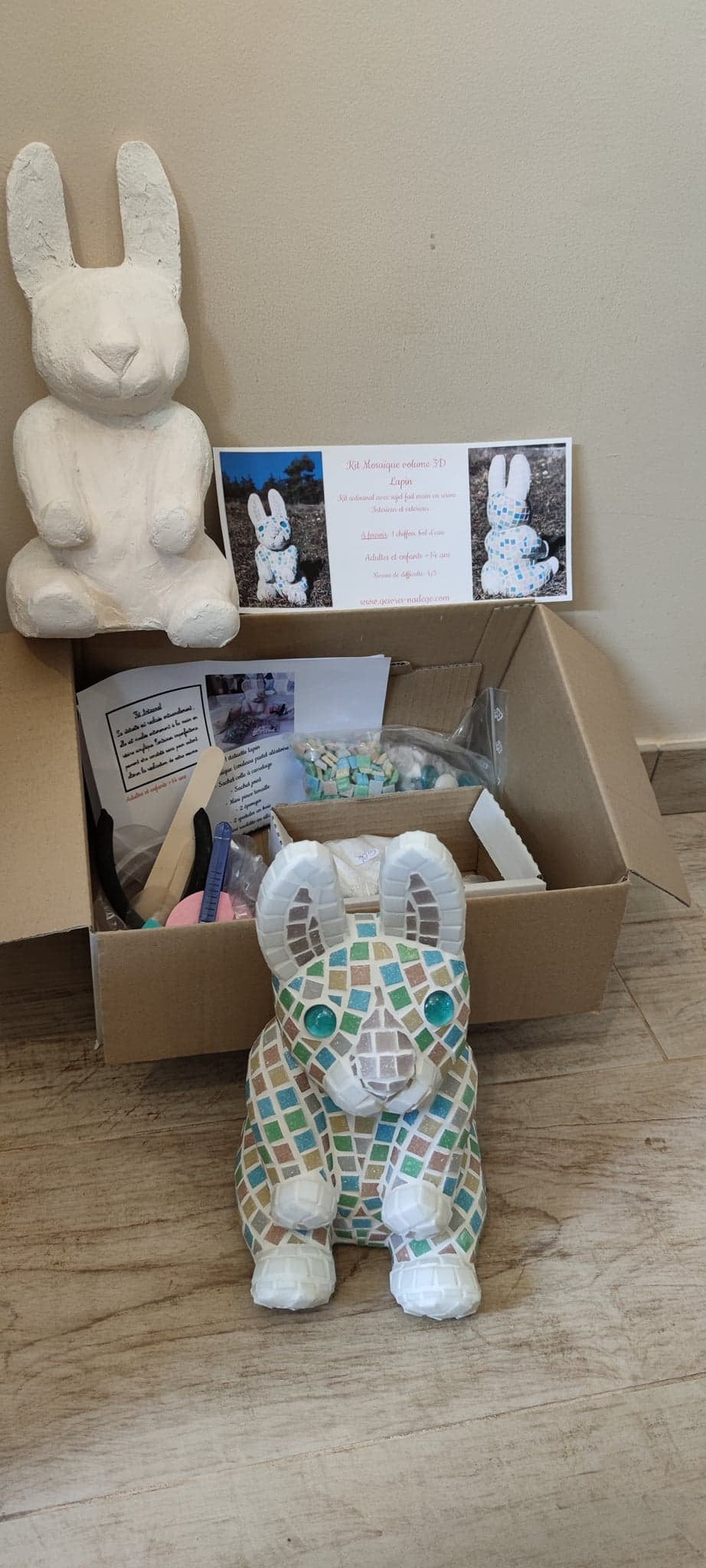 Kit mosaïque lapin . kit mosaïque volume. kit mosaïque 3D. kit lapin en mosaïque a faire soi-même. kit créatif artisanal