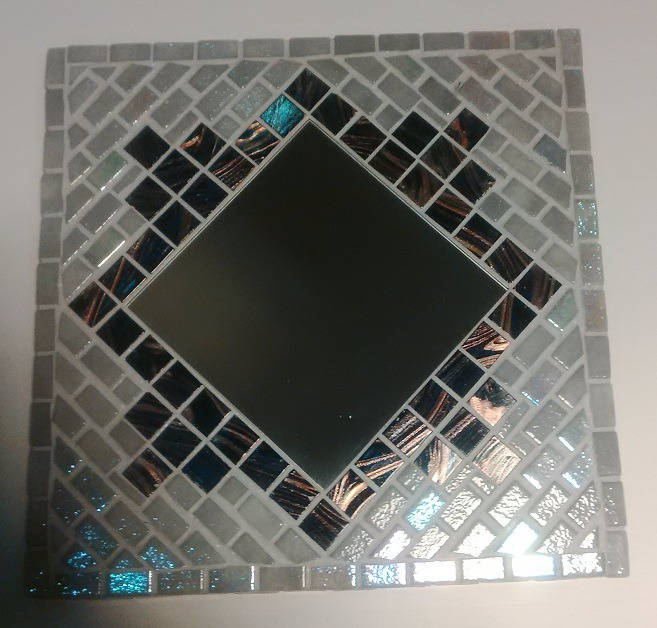Miroir mosaïque  carrée émaux et pate de verre