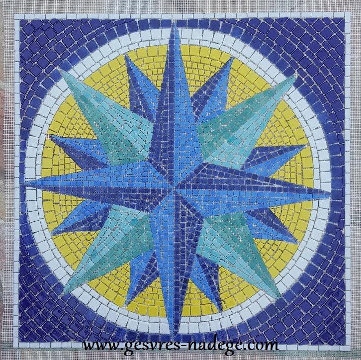 Mosaïque piscine Rose des vents sur filet  sur commande