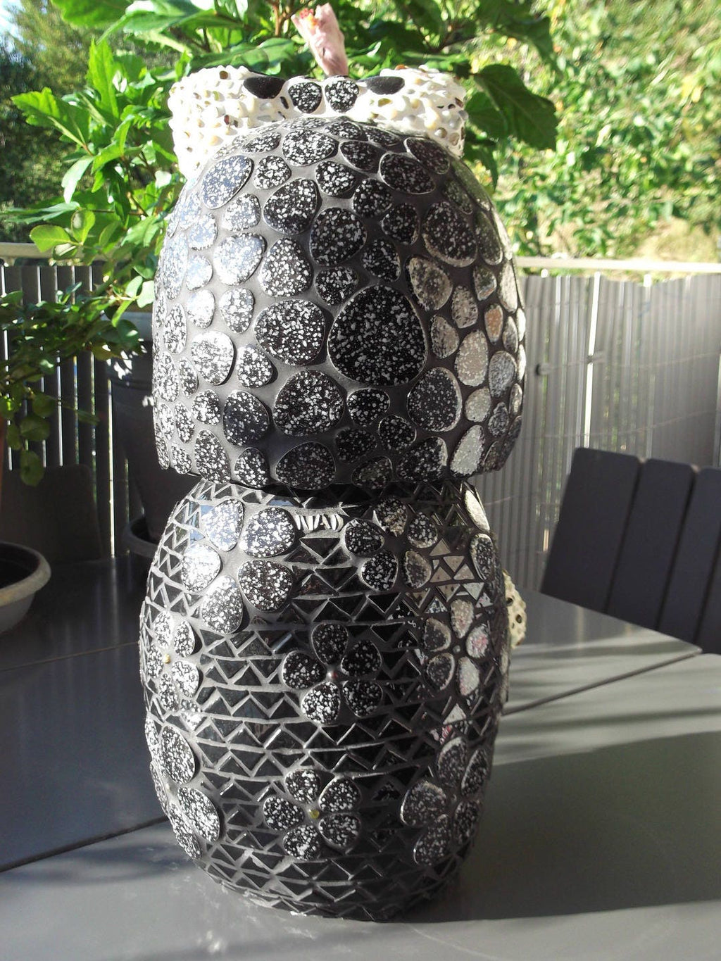 Sculpture mosaïque poupée japonaise– art déco fait main en mosaïque & verre – pièce unique pour intérieur / extérieur / jardin